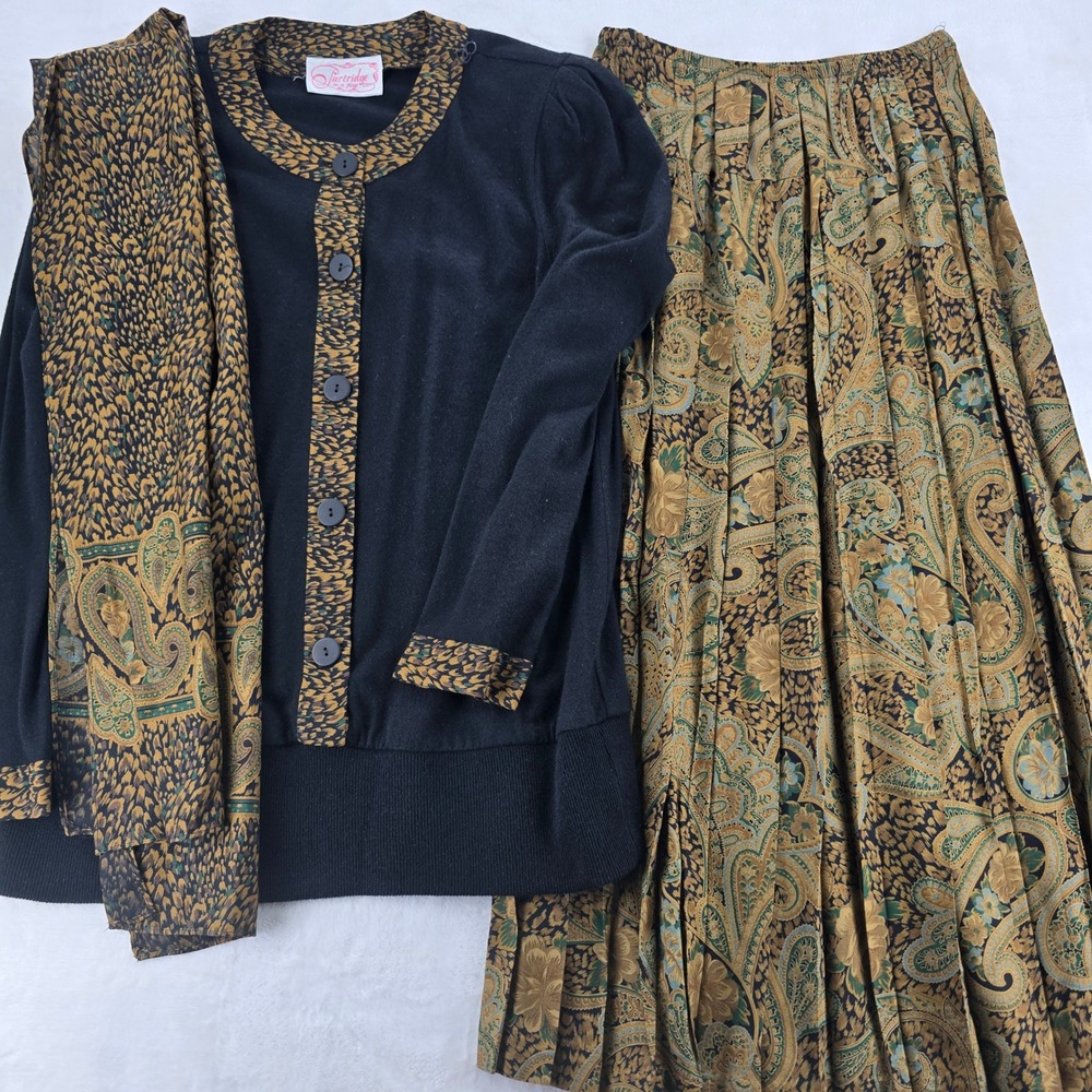 Partridge in a Pear Tree‎ Skirt Set Womens M/L 3pc Skirt Black Gold Paisley Knit